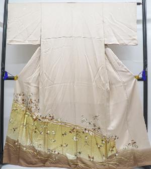 リサイクル　色留袖　金彩　京友禅　手描き　古典文　三つ紋入り　着物